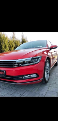 Volkswagen Passat cena 82900 przebieg: 138000, rok produkcji 2017 z Gryfino małe 137